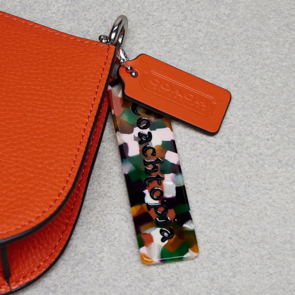 New Coachtopia Wavy Baguette Bag In Pebbled Coachtopia Leather - Picture 2 of 7